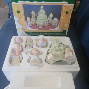 Precious Moments "Wishing You An Old Fashioned Christmas"